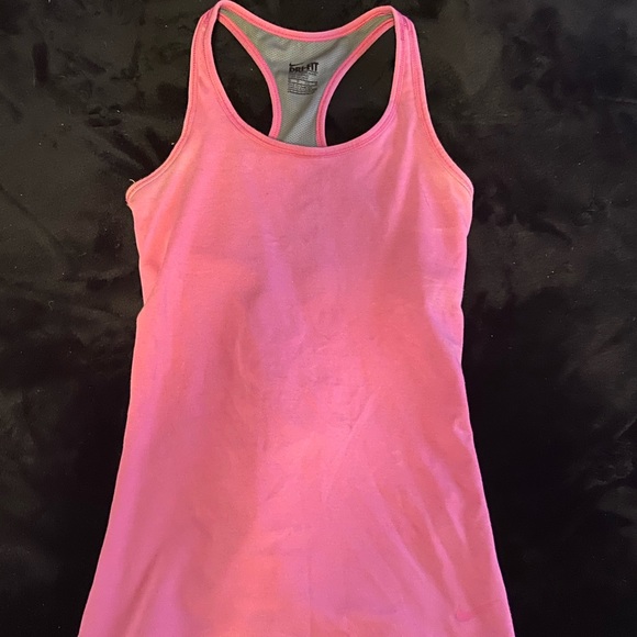 Nike Tops - 4/$15 Nike work out tank